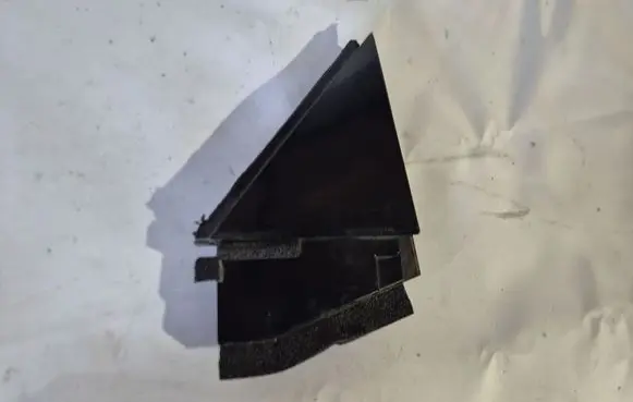 Toyota Mirai Rear door window/glass frame 6748762010