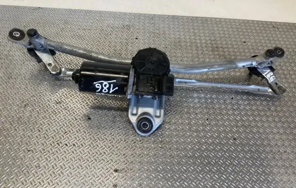 KIA Sportage Front wiper linkage and motor