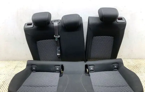 Opel Astra K Second row seats 