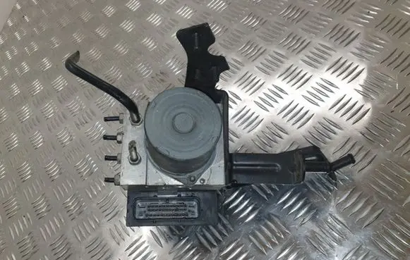 BMW 5 E60 E61 ABS Pump 6777797