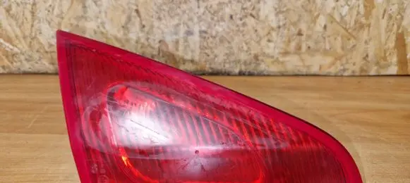 Mitsubishi Colt Tailgate rear/tail lights MN105623 E32348