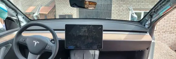 Tesla Model Y Screen/display/small screen