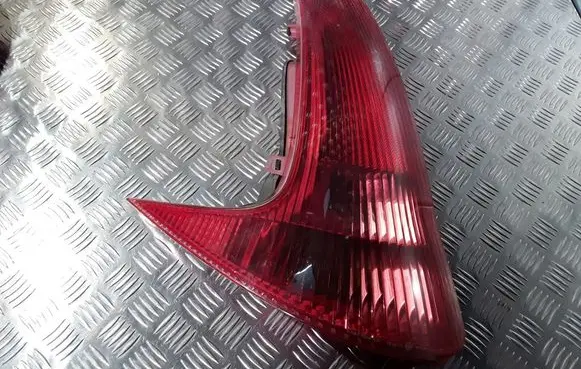 Peugeot 206 Rear/tail lights T12