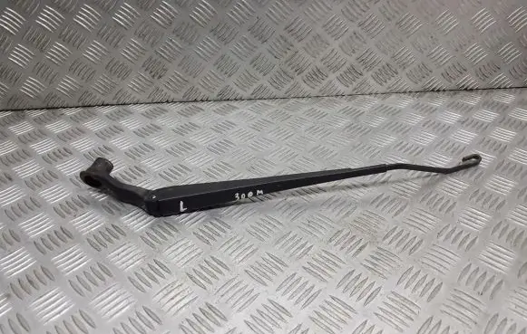 Chrysler 300M Front wiper blade arm