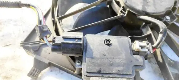 Ford Focus Coolant fan relay 940002906 500002056412