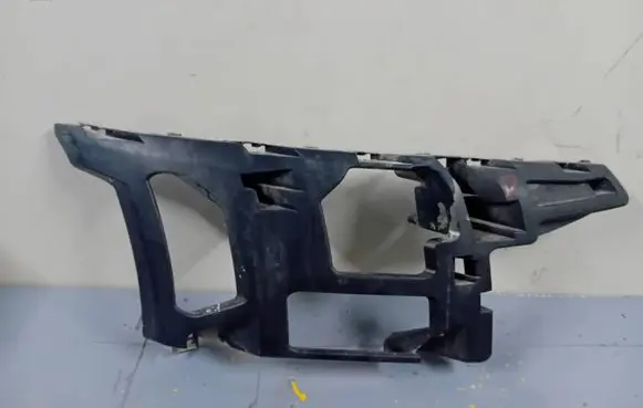 Ford Mondeo MK IV Front bumper mounting bracket M738A