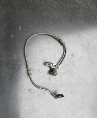 Mercedes-Benz SLK R170 ABS brake wheel speed sensor 2105407681