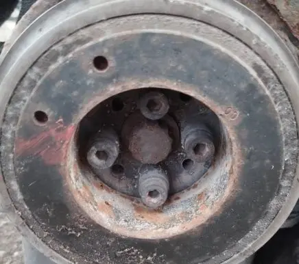 Volkswagen Golf IV Crankshaft pulley