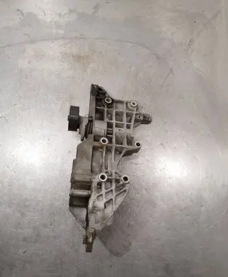 Volkswagen Touran II Generator/alternator bracket 03l903143q