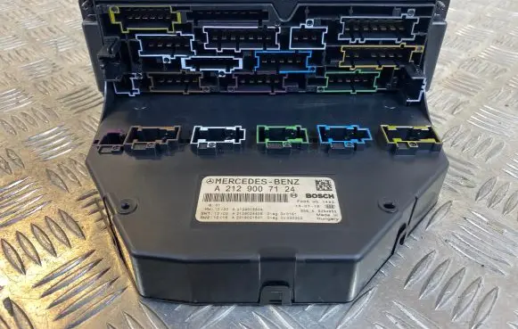 Mercedes-Benz E W212 Fuse module A2129007124 A2319021501 A2129015504