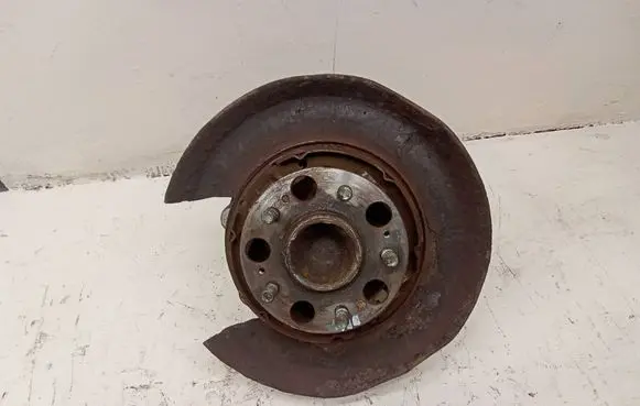 Rear wheel hub spindle/knuckle