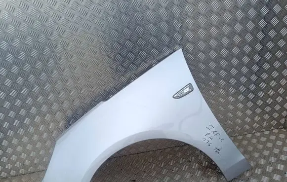 Opel Zafira C Fender 
