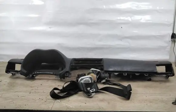 Toyota Avensis Verso Dashboard 
