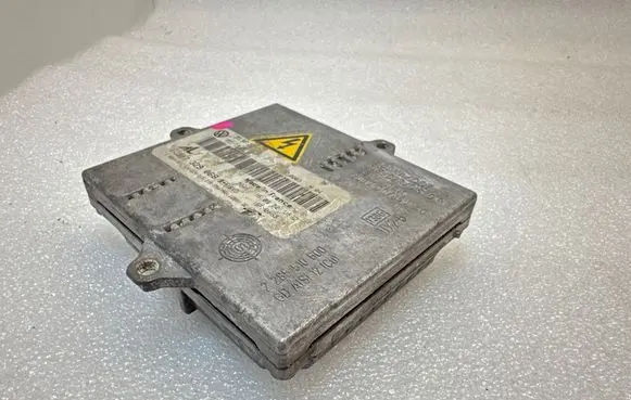 Volkswagen Golf V Headlight ballast module Xenon 7M3907391 1307329068