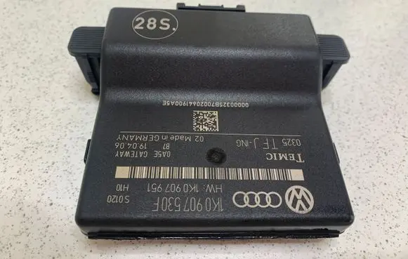 Volkswagen Touran I Gateway control module 1K0907530F 1K0907951