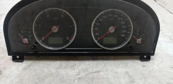 Ford Mondeo Mk III Speedometer (instrument cluster) 1S7F10841 3S7T10849