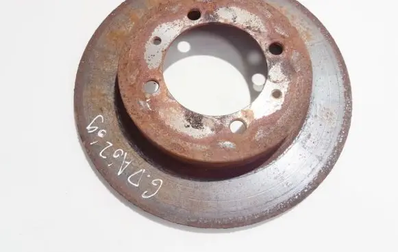 Mitsubishi Carisma Rear brake disc neventiliuojamas