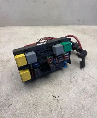 Mercedes-Benz ML W164 Fuse module A1645403272 YAP26422
