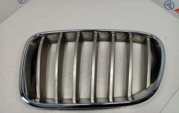 BMW X3 F25 Front bumper upper radiator grill 51117237421