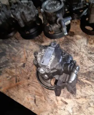 Peugeot 607 Power steering pump 9640886480 7617955508