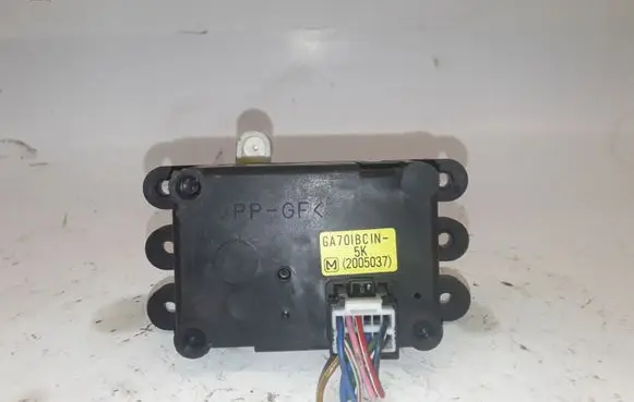 Mazda 323 Air flap motor/actuator 2005037 GA70IBCIN5K