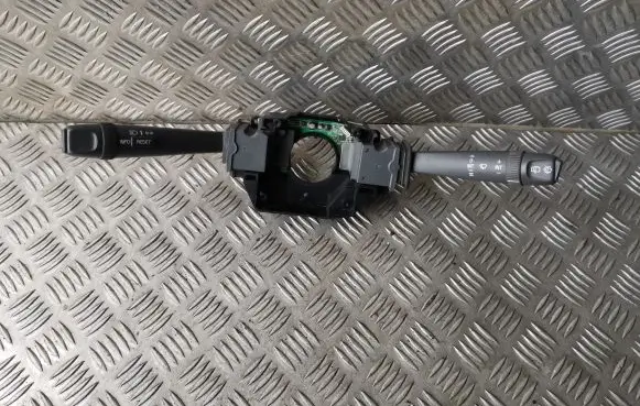 Volvo V70 Wiper turn signal indicator stalk/switch 8622184