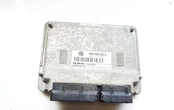 Volkswagen Polo Engine control unit/module 03D906032C