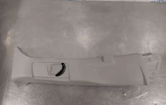 Toyota Sienna XL40 IV (B) pillar trim (top) 6241108070