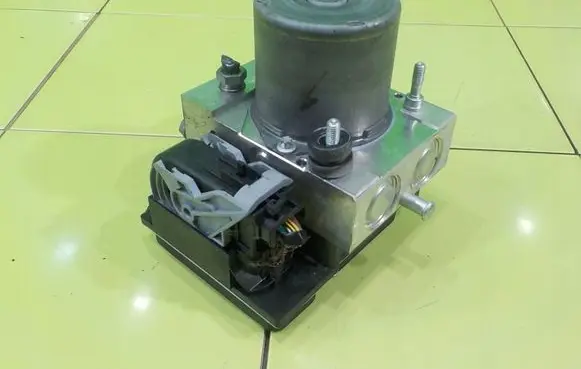 Land Rover Range Rover Sport L320 ABS Pump 0265951790 UP132