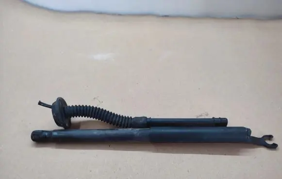 Hyundai Sonata Tailgate/trunk strut/damper 