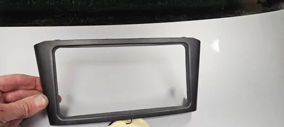 Toyota Avensis T250 Radio/GPS head unit trim 8517