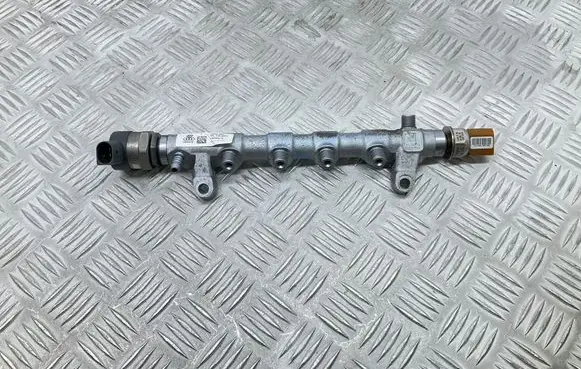 Skoda Yeti (5L) Fuel pressure regulator 03L130089P 057130764H 03L906054