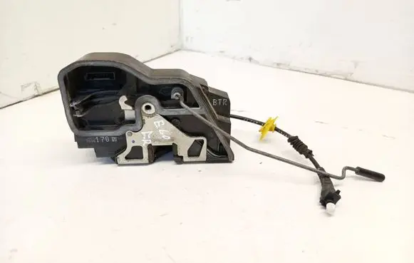 BMW 5 E60 E61 Front door lock 7036170