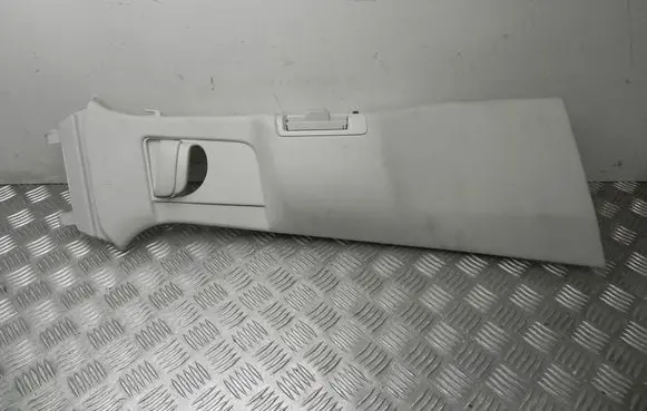 Volvo XC60 (B) pillar trim (top) 32132589