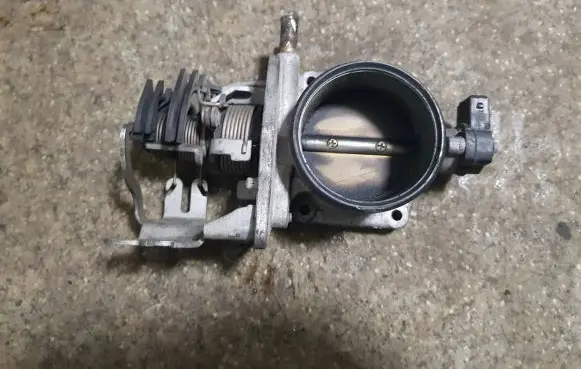 BMW 5 E39 Throttle valve 1433385