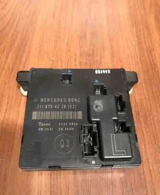 Mercedes-Benz E W210 Door control unit/module 2118704026 00006805