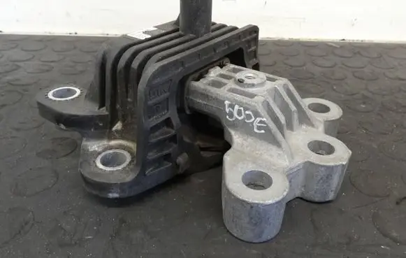 Fiat 500E Engine mount bracket 00521847990