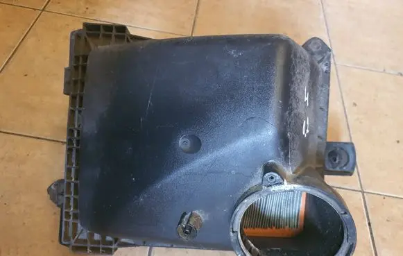 Audi A4 S4 B6 8E 8H Air filter box 059133837AA
