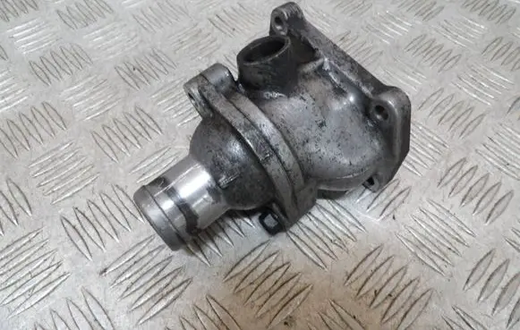 Mitsubishi Pajero Sport I Thermostat housing 