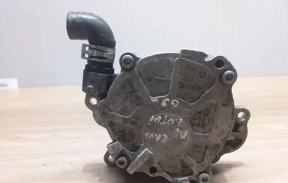 Audi A6 S6 C6 4F Vacuum pump 03L145100