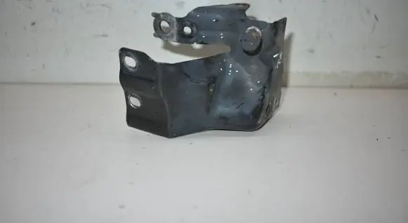 Other engine bay part