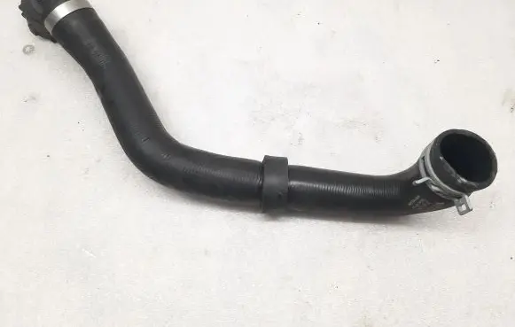 Volvo XC90 Engine coolant pipe/hose 31474845