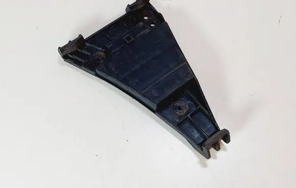Audi A4 S4 B5 8D Front bumper mounting bracket 8D0807284