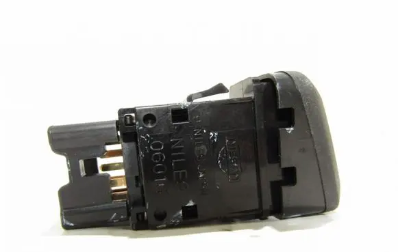 Nissan Almera N16 Hazard light switch
