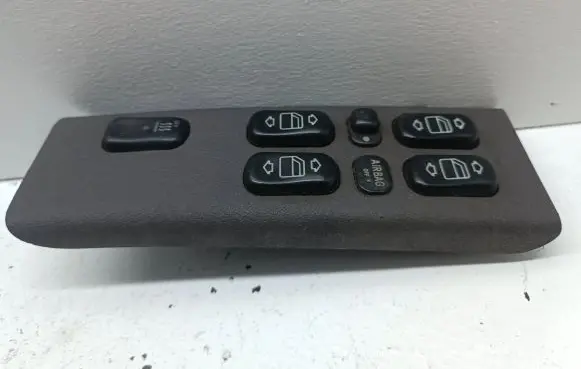 Mercedes-Benz A W168 Electric window control switch 1688202810 03753200
