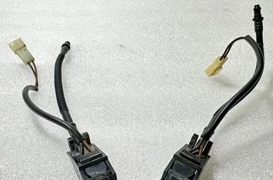 Volkswagen Touareg I Windshield washer spray nozzle 6E095598