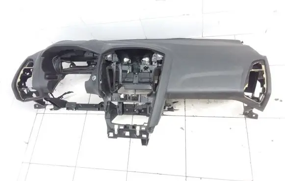 Ford Focus Dashboard BM51A018W18BB BM51A044A74