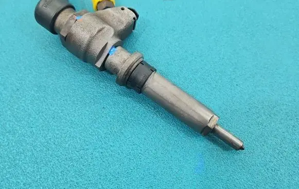 Citroen Berlingo Fuel injector 9652173780 IMPRK1553931