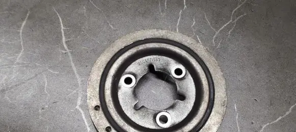 Citroen Xsara Picasso Crankshaft pulley 9653771880