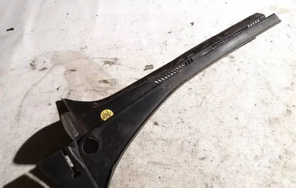 Volkswagen Golf Plus Wiper trim 5m0819404b